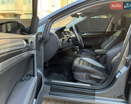 Серый Фольксваген e-Golf, объемом двигателя 0 л и пробегом 82 тыс. км за 14500 $, фото 9 на Automoto.ua