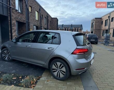 Серый Фольксваген e-Golf, объемом двигателя 0 л и пробегом 46 тыс. км за 15000 $, фото 2 на Automoto.ua