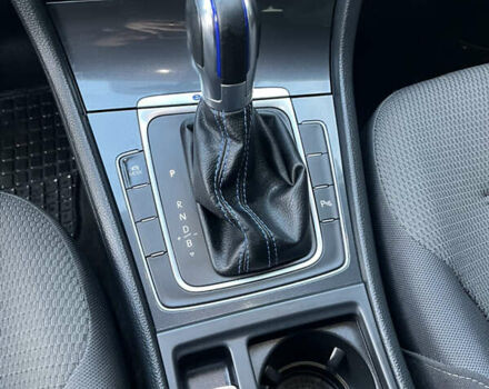 Серый Фольксваген e-Golf, объемом двигателя 0 л и пробегом 114 тыс. км за 12500 $, фото 21 на Automoto.ua