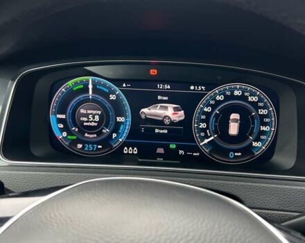 Серый Фольксваген e-Golf, объемом двигателя 0 л и пробегом 103 тыс. км за 15300 $, фото 9 на Automoto.ua