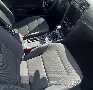Серый Фольксваген e-Golf, объемом двигателя 0 л и пробегом 118 тыс. км за 13900 $, фото 9 на Automoto.ua
