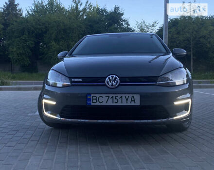 Серый Фольксваген e-Golf, объемом двигателя 0 л и пробегом 45 тыс. км за 14900 $, фото 8 на Automoto.ua