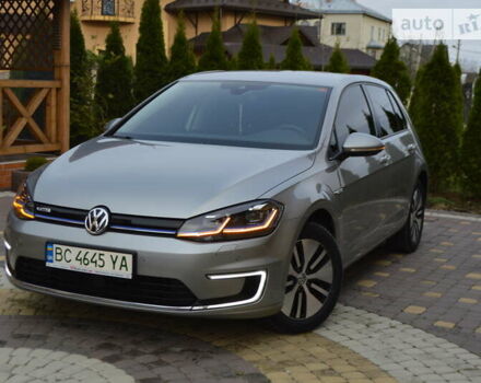 Серый Фольксваген e-Golf, объемом двигателя 0 л и пробегом 63 тыс. км за 15500 $, фото 1 на Automoto.ua