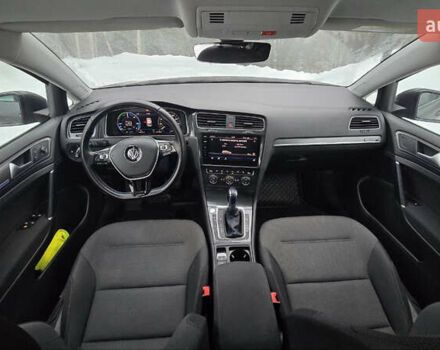 Серый Фольксваген e-Golf, объемом двигателя 0 л и пробегом 159 тыс. км за 12499 $, фото 24 на Automoto.ua