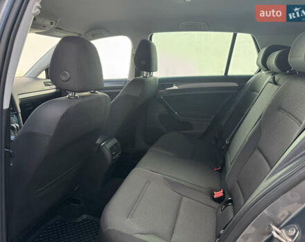 Серый Фольксваген e-Golf, объемом двигателя 0 л и пробегом 120 тыс. км за 12000 $, фото 11 на Automoto.ua