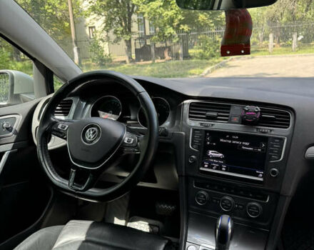 Серый Фольксваген e-Golf, объемом двигателя 0 л и пробегом 128 тыс. км за 11900 $, фото 16 на Automoto.ua