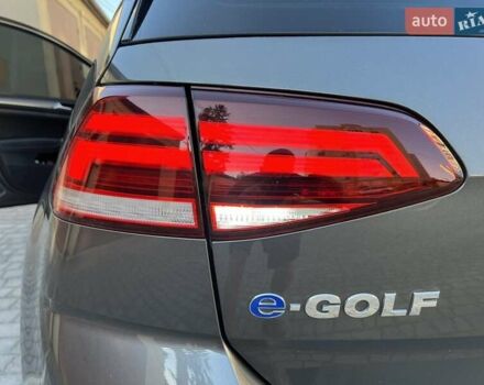 Серый Фольксваген e-Golf, объемом двигателя 0 л и пробегом 82 тыс. км за 14500 $, фото 24 на Automoto.ua