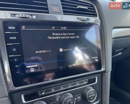 Серый Фольксваген e-Golf, объемом двигателя 0 л и пробегом 124 тыс. км за 12600 $, фото 17 на Automoto.ua