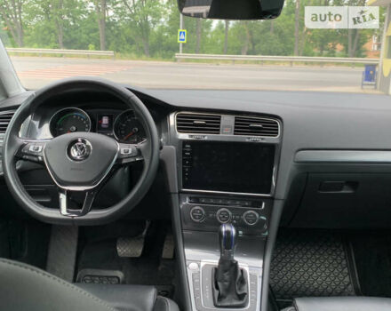 Серый Фольксваген e-Golf, объемом двигателя 0 л и пробегом 109 тыс. км за 14200 $, фото 34 на Automoto.ua