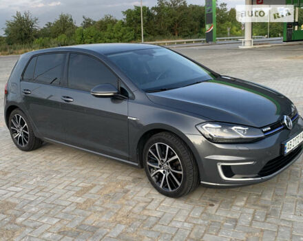 Серый Фольксваген e-Golf, объемом двигателя 0 л и пробегом 109 тыс. км за 14200 $, фото 15 на Automoto.ua