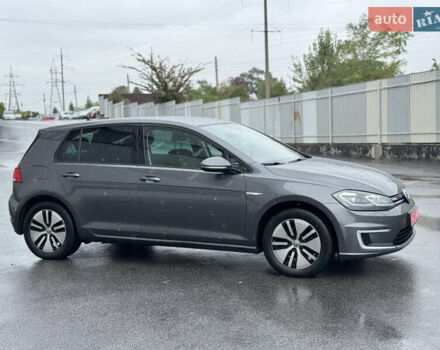 Серый Фольксваген e-Golf, объемом двигателя 0 л и пробегом 98 тыс. км за 12000 $, фото 3 на Automoto.ua