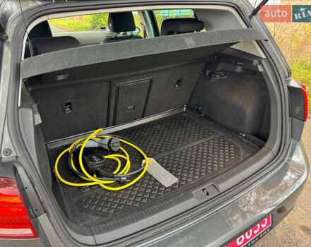 Серый Фольксваген e-Golf, объемом двигателя 0 л и пробегом 194 тыс. км за 11650 $, фото 15 на Automoto.ua
