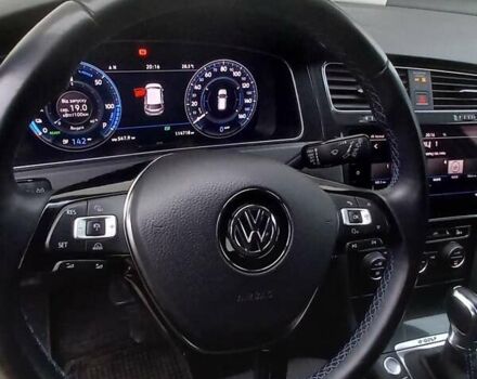 Серый Фольксваген e-Golf, объемом двигателя 0 л и пробегом 118 тыс. км за 13900 $, фото 2 на Automoto.ua