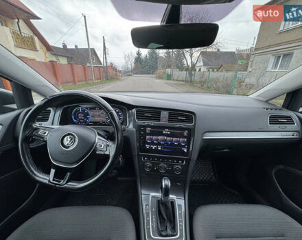 Сірий Фольксваген e-Golf, об'ємом двигуна 0 л та пробігом 200 тис. км за 11777 $, фото 20 на Automoto.ua