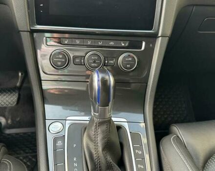 Серый Фольксваген e-Golf, объемом двигателя 0 л и пробегом 125 тыс. км за 14999 $, фото 10 на Automoto.ua