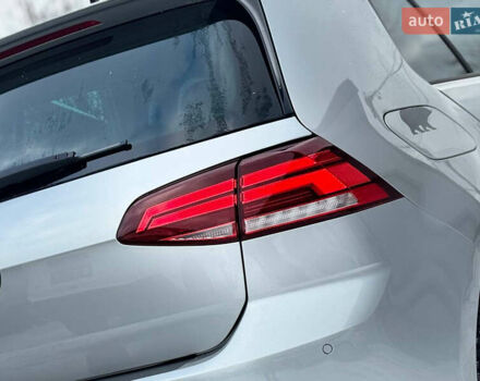 Серый Фольксваген e-Golf, объемом двигателя 0 л и пробегом 148 тыс. км за 12350 $, фото 25 на Automoto.ua