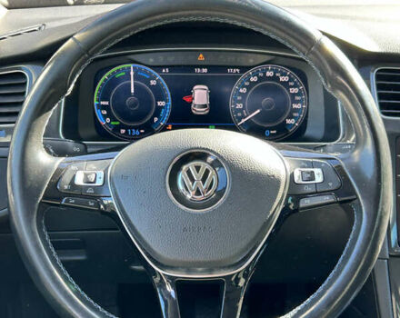 Серый Фольксваген e-Golf, объемом двигателя 0 л и пробегом 161 тыс. км за 13100 $, фото 35 на Automoto.ua