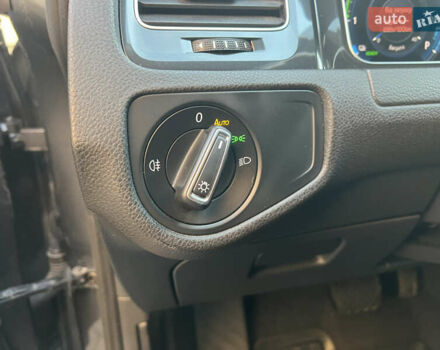 Серый Фольксваген e-Golf, объемом двигателя 0 л и пробегом 149 тыс. км за 12999 $, фото 18 на Automoto.ua