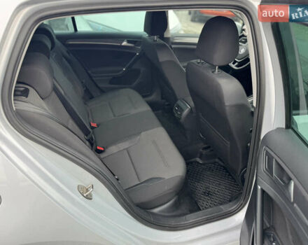 Серый Фольксваген e-Golf, объемом двигателя 0 л и пробегом 207 тыс. км за 11999 $, фото 19 на Automoto.ua