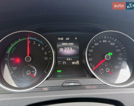 Серый Фольксваген e-Golf, объемом двигателя 0 л и пробегом 77 тыс. км за 13500 $, фото 10 на Automoto.ua