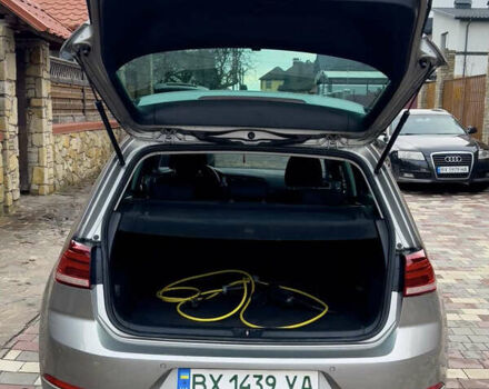 Серый Фольксваген e-Golf, объемом двигателя 0 л и пробегом 178 тыс. км за 12000 $, фото 5 на Automoto.ua