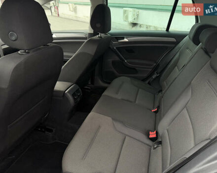 Серый Фольксваген e-Golf, объемом двигателя 0 л и пробегом 98 тыс. км за 12300 $, фото 13 на Automoto.ua