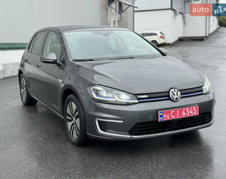 Серый Фольксваген e-Golf, объемом двигателя 0 л и пробегом 98 тыс. км за 12000 $, фото 2 на Automoto.ua