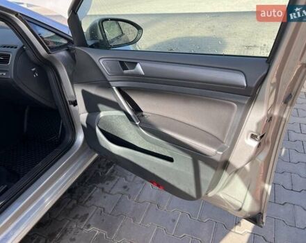 Серый Фольксваген e-Golf, объемом двигателя 0 л и пробегом 124 тыс. км за 12600 $, фото 13 на Automoto.ua