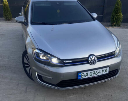 Серый Фольксваген e-Golf, объемом двигателя 0 л и пробегом 135 тыс. км за 14500 $, фото 4 на Automoto.ua
