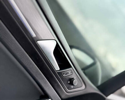 Серый Фольксваген e-Golf, объемом двигателя 0 л и пробегом 148 тыс. км за 12350 $, фото 41 на Automoto.ua