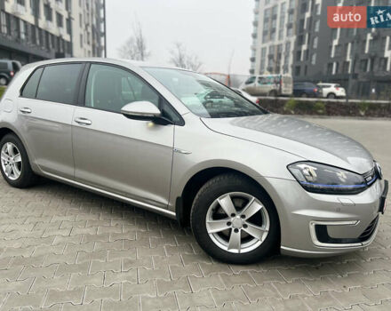 Серый Фольксваген e-Golf, объемом двигателя 0 л и пробегом 115 тыс. км за 9600 $, фото 10 на Automoto.ua