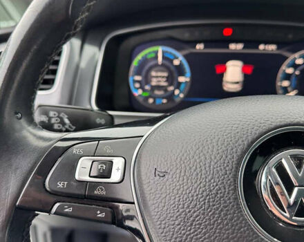 Серый Фольксваген e-Golf, объемом двигателя 0 л и пробегом 148 тыс. км за 12350 $, фото 45 на Automoto.ua
