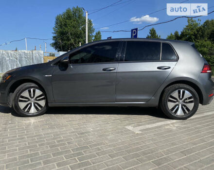 Серый Фольксваген e-Golf, объемом двигателя 0 л и пробегом 45 тыс. км за 14900 $, фото 4 на Automoto.ua