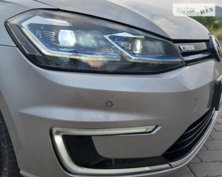 Серый Фольксваген e-Golf, объемом двигателя 0 л и пробегом 197 тыс. км за 15500 $, фото 53 на Automoto.ua