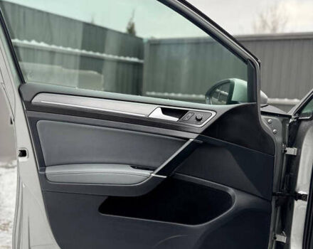 Серый Фольксваген e-Golf, объемом двигателя 0 л и пробегом 148 тыс. км за 12350 $, фото 39 на Automoto.ua