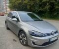Серый Фольксваген e-Golf, объемом двигателя 0 л и пробегом 118 тыс. км за 13900 $, фото 15 на Automoto.ua
