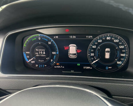 Серый Фольксваген e-Golf, объемом двигателя 0 л и пробегом 57 тыс. км за 14800 $, фото 10 на Automoto.ua