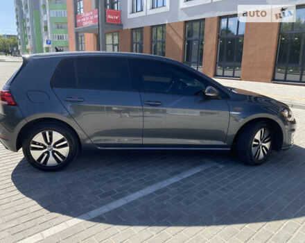 Серый Фольксваген e-Golf, объемом двигателя 0 л и пробегом 45 тыс. км за 14900 $, фото 1 на Automoto.ua