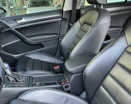 Серый Фольксваген e-Golf, объемом двигателя 0 л и пробегом 103 тыс. км за 15300 $, фото 11 на Automoto.ua