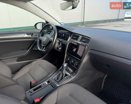Серый Фольксваген e-Golf, объемом двигателя 0 л и пробегом 120 тыс. км за 12000 $, фото 12 на Automoto.ua
