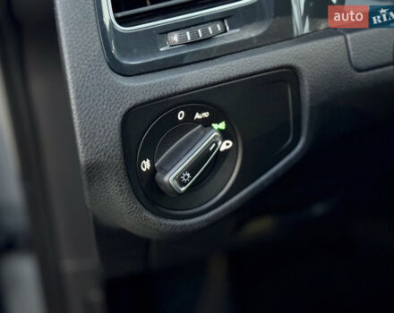 Серый Фольксваген e-Golf, объемом двигателя 0 л и пробегом 151 тыс. км за 12400 $, фото 11 на Automoto.ua
