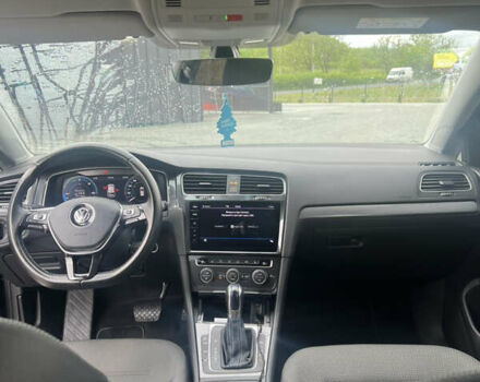 Серый Фольксваген e-Golf, объемом двигателя 0 л и пробегом 57 тыс. км за 14800 $, фото 9 на Automoto.ua