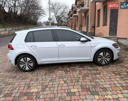 Серый Фольксваген e-Golf, объемом двигателя 0 л и пробегом 77 тыс. км за 13500 $, фото 5 на Automoto.ua