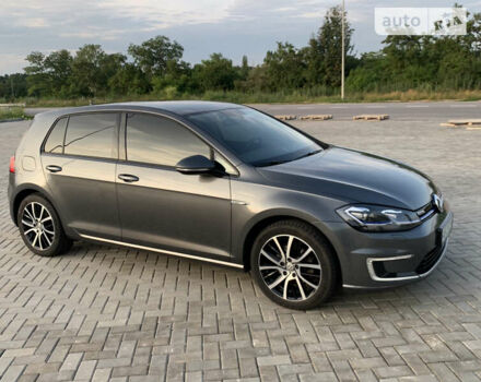 Серый Фольксваген e-Golf, объемом двигателя 0 л и пробегом 109 тыс. км за 14200 $, фото 4 на Automoto.ua