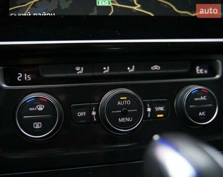 Серый Фольксваген e-Golf, объемом двигателя 0 л и пробегом 28 тыс. км за 12900 $, фото 19 на Automoto.ua