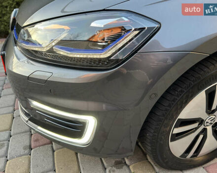 Серый Фольксваген e-Golf, объемом двигателя 0 л и пробегом 149 тыс. км за 12999 $, фото 60 на Automoto.ua