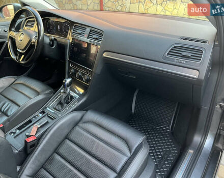 Серый Фольксваген e-Golf, объемом двигателя 0 л и пробегом 149 тыс. км за 12999 $, фото 39 на Automoto.ua