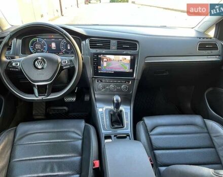 Серый Фольксваген e-Golf, объемом двигателя 0 л и пробегом 82 тыс. км за 14500 $, фото 12 на Automoto.ua