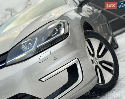 Серый Фольксваген e-Golf, объемом двигателя 0 л и пробегом 148 тыс. км за 12350 $, фото 17 на Automoto.ua