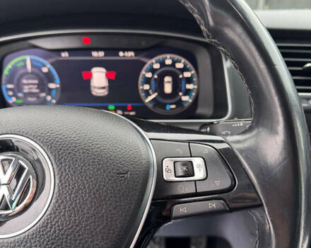 Серый Фольксваген e-Golf, объемом двигателя 0 л и пробегом 148 тыс. км за 12350 $, фото 46 на Automoto.ua